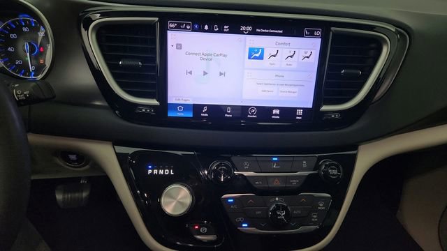 Used 2022 Chrysler Pacifica Touring-L image 23