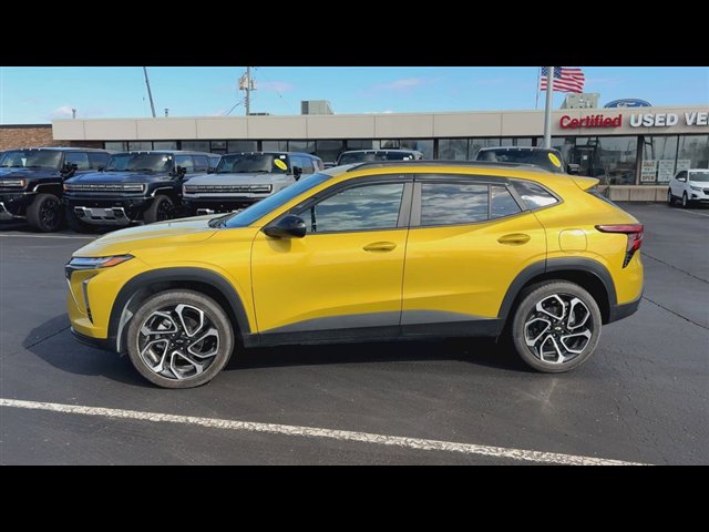 Certified 2025 Chevrolet Trax RS w/ Sunroof Package image 5