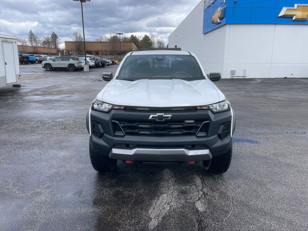 Used 2025 Chevrolet Colorado Trail Boss w/ Midnight Edition image 2