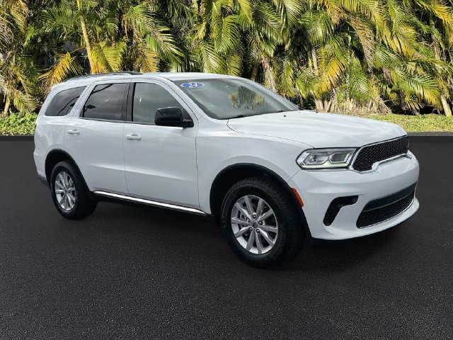 Used 2024 Dodge Durango SXT w/ Trailer Tow Group IV AWD/4WD image 2
