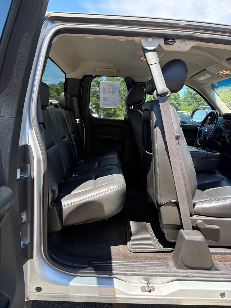 Used 2011 Chevrolet Silverado 1500 LT w/ Florida Edition RWD image 14