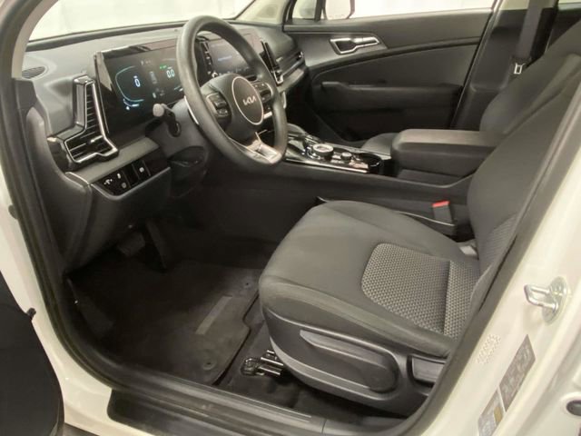 Used 2023 Kia Sportage LX image 11