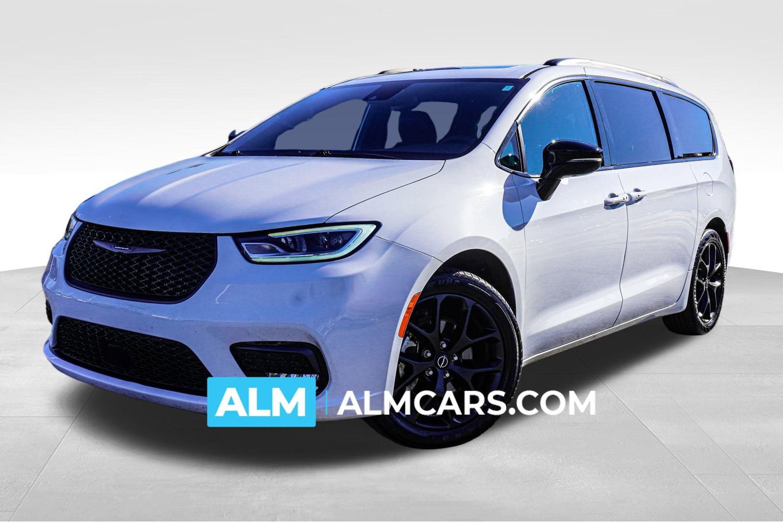 Used 2025 Chrysler Pacifica Limited