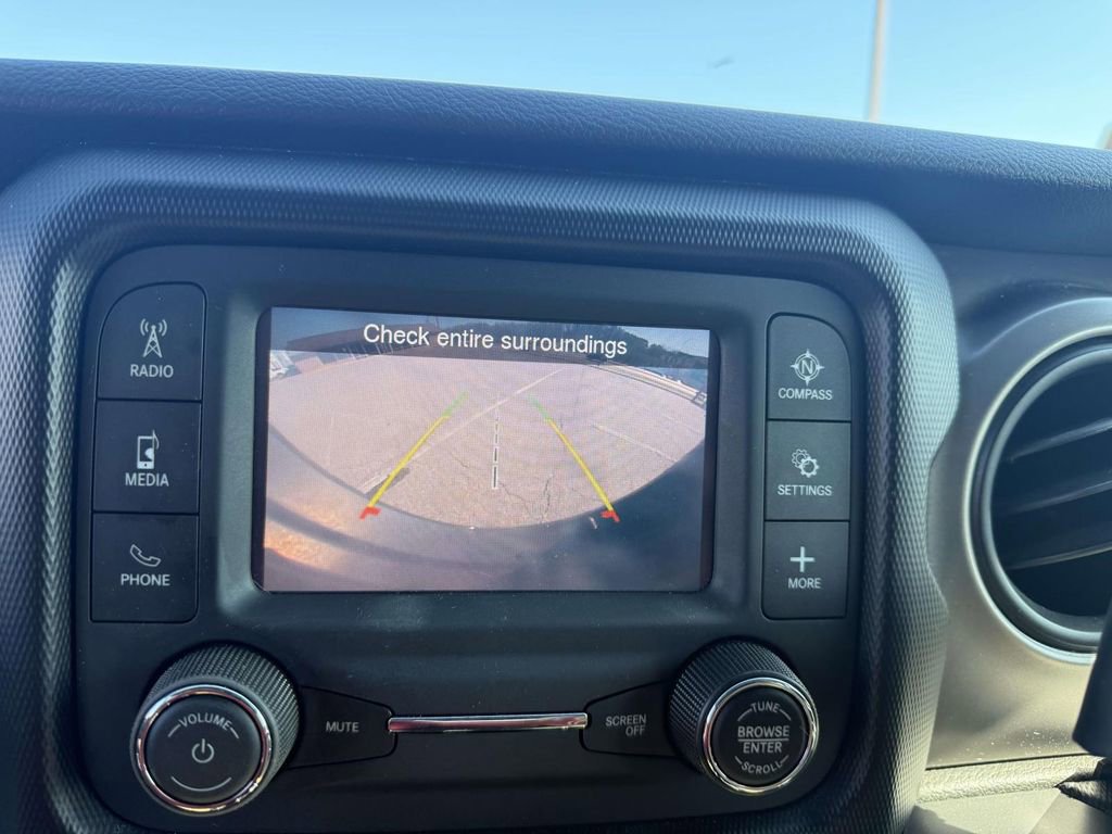 Used 2021 Jeep Wrangler Sport image 17