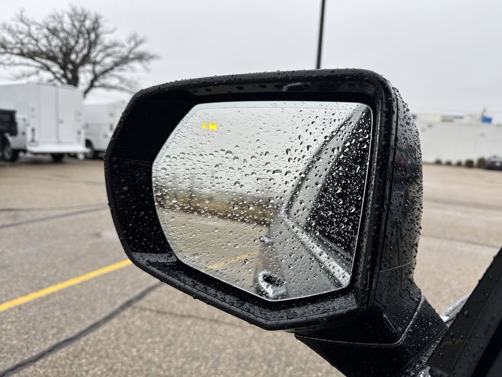 Certified 2025 GMC Yukon Denali image 11