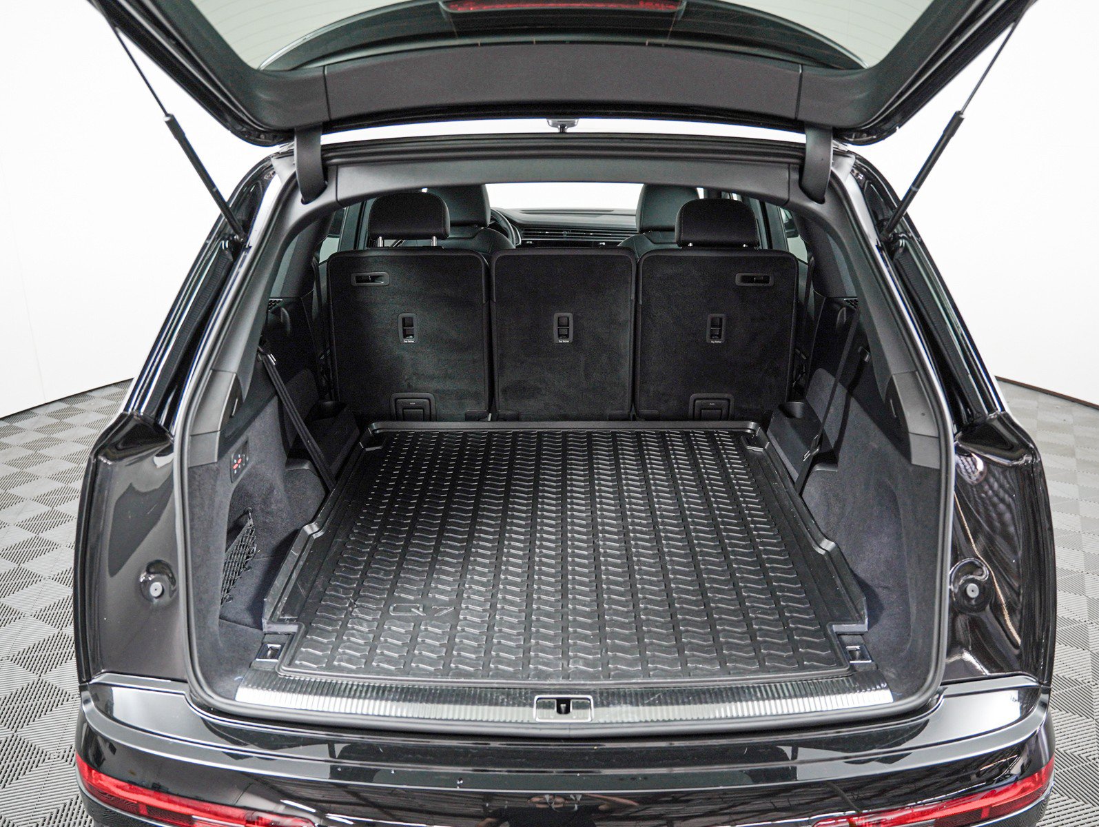 Certified 2026 Audi Q7 2.0T Premium AWD/4WD image 5