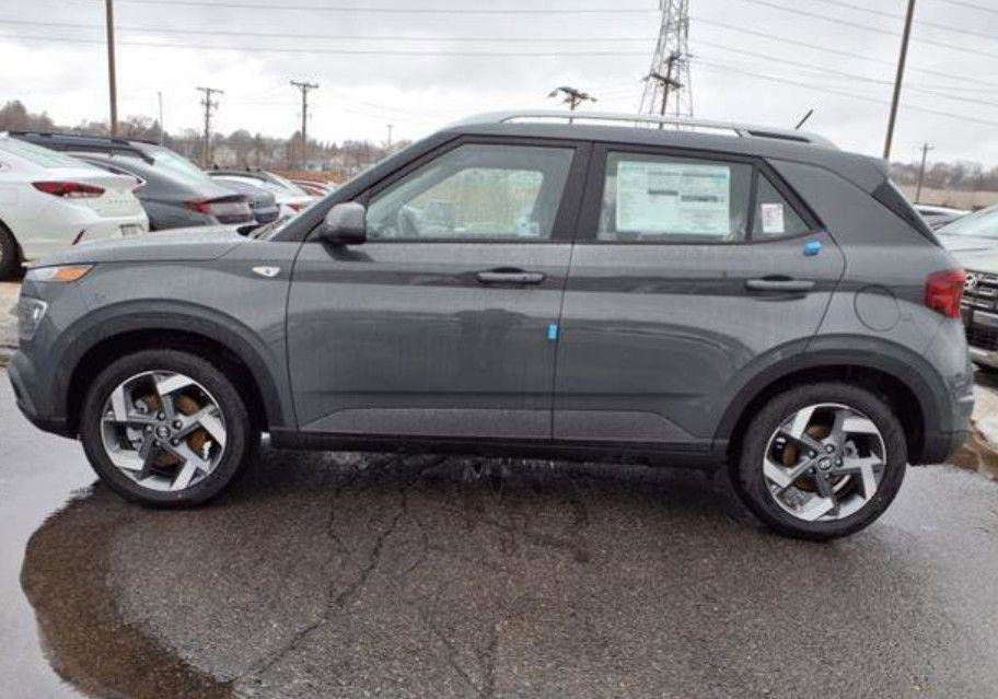 New 2025 Hyundai Venue SEL image 1