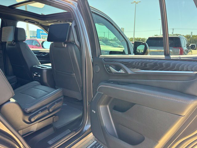 Used 2021 GMC Yukon Denali w/ Denali Premium Package AWD/4WD image 39