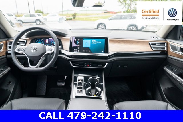Certified 2024 Volkswagen Atlas SE w/ Black Wheel Package image 30