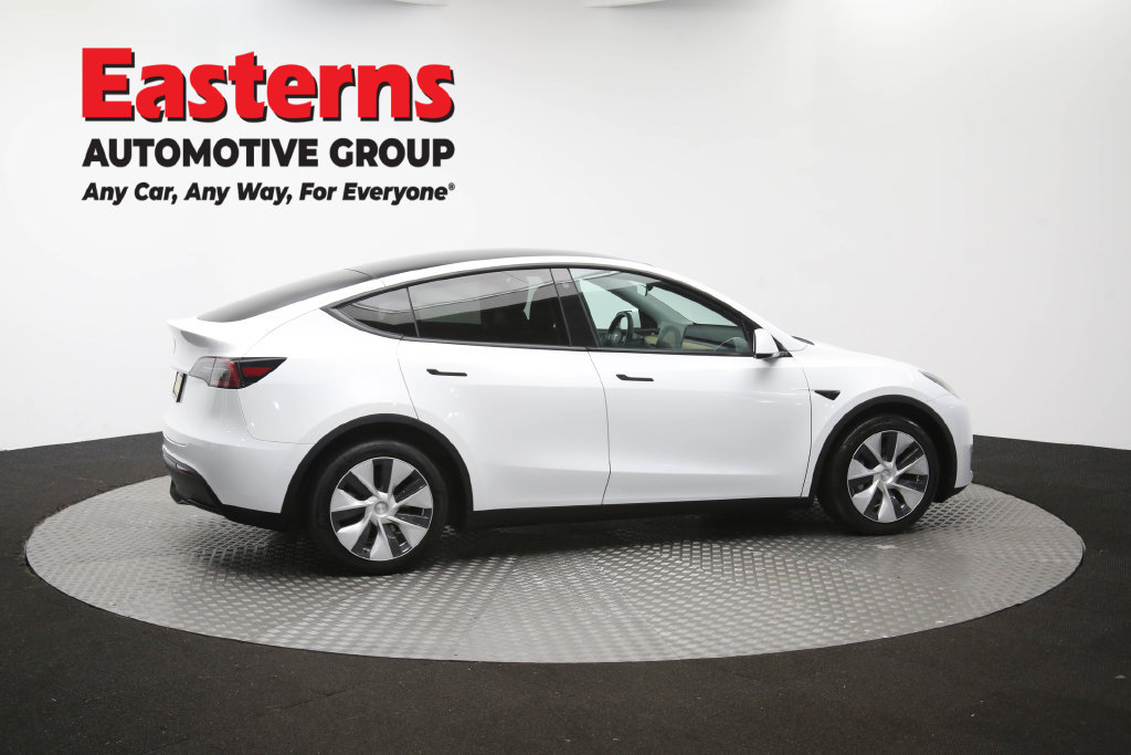 Used 2022 Tesla Model Y Long Range AWD/4WD image 40