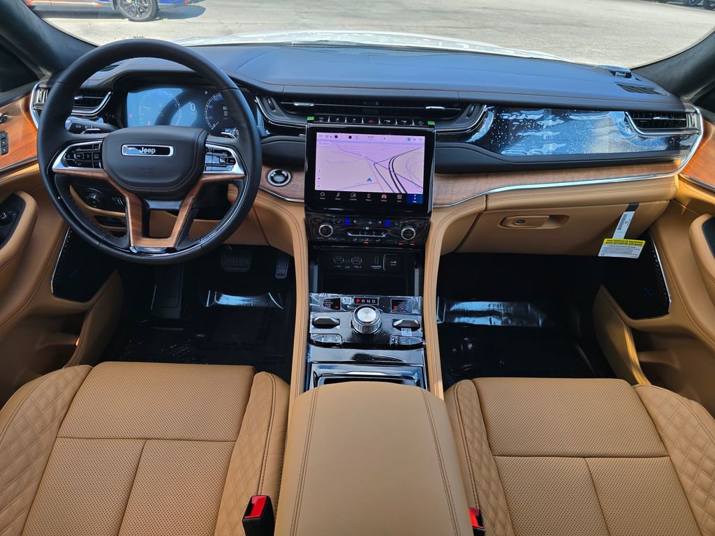 New 2025 Jeep Grand Cherokee Summit image 7