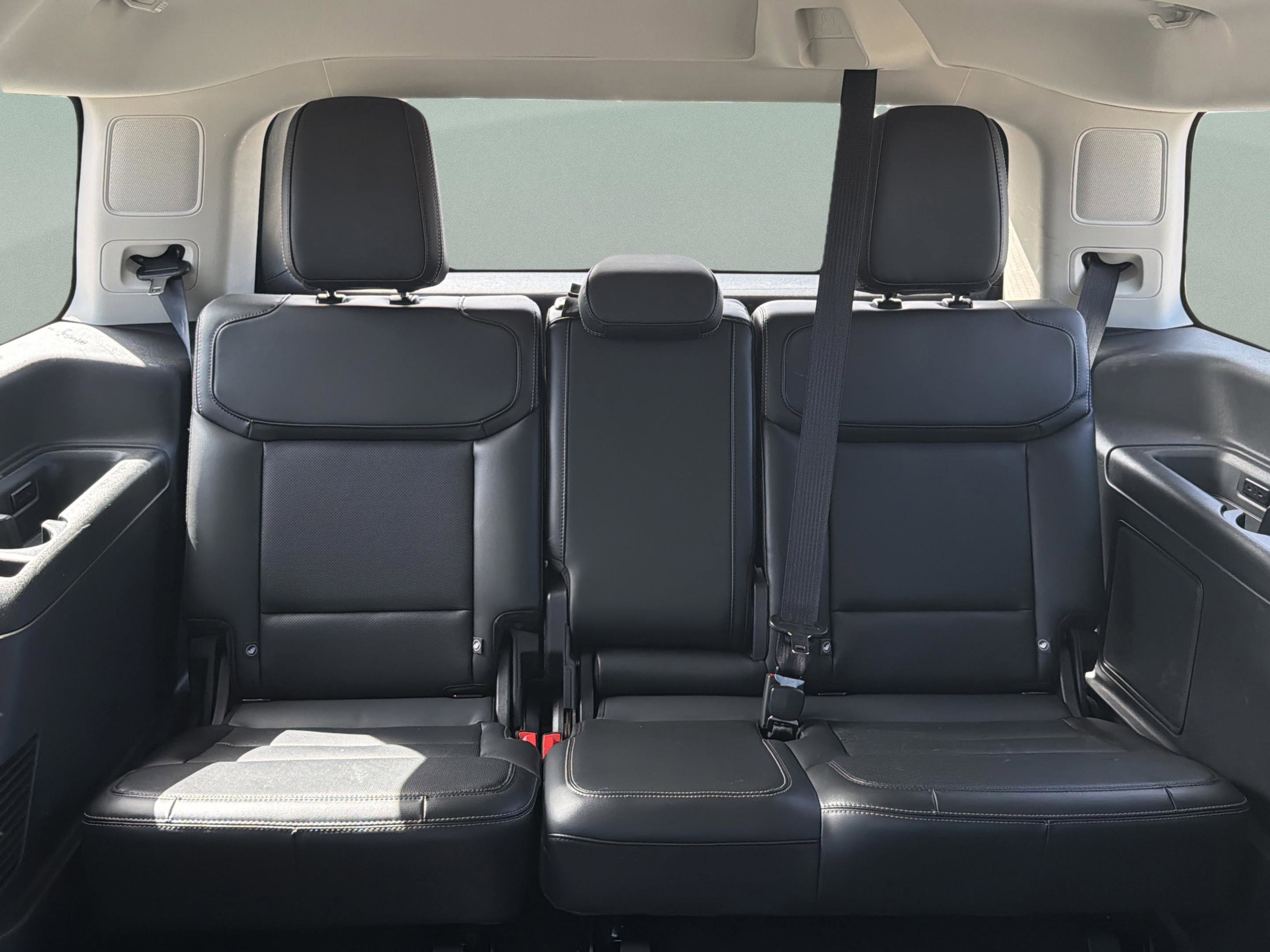 Used 2025 Ford Expedition Platinum image 19