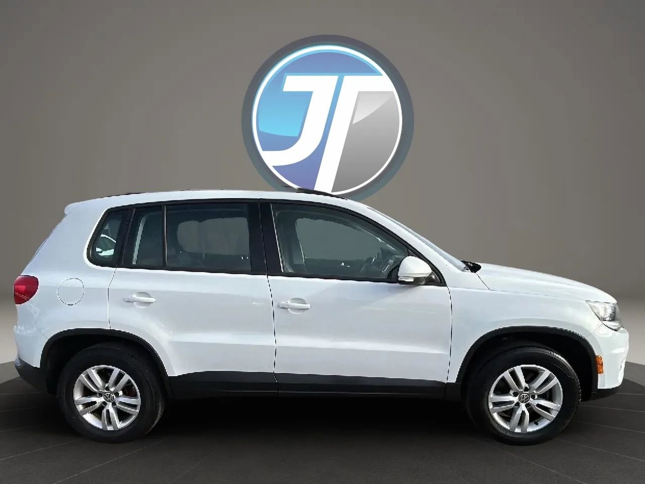 Used 2016 Volkswagen Tiguan SE image 14