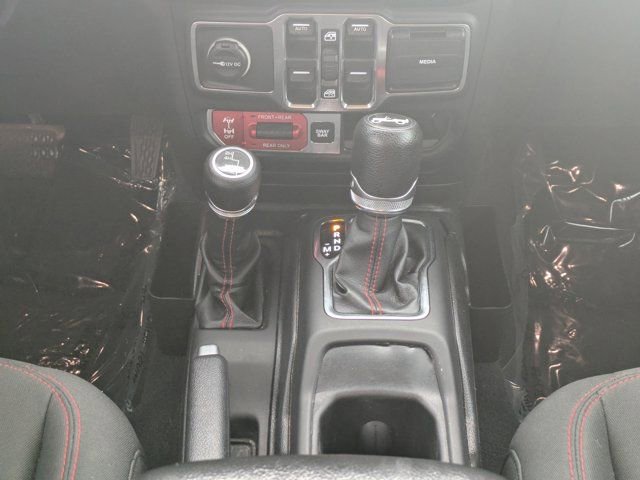 Used 2019 Jeep Wrangler Unlimited Rubicon w/ Dual Top Group image 16