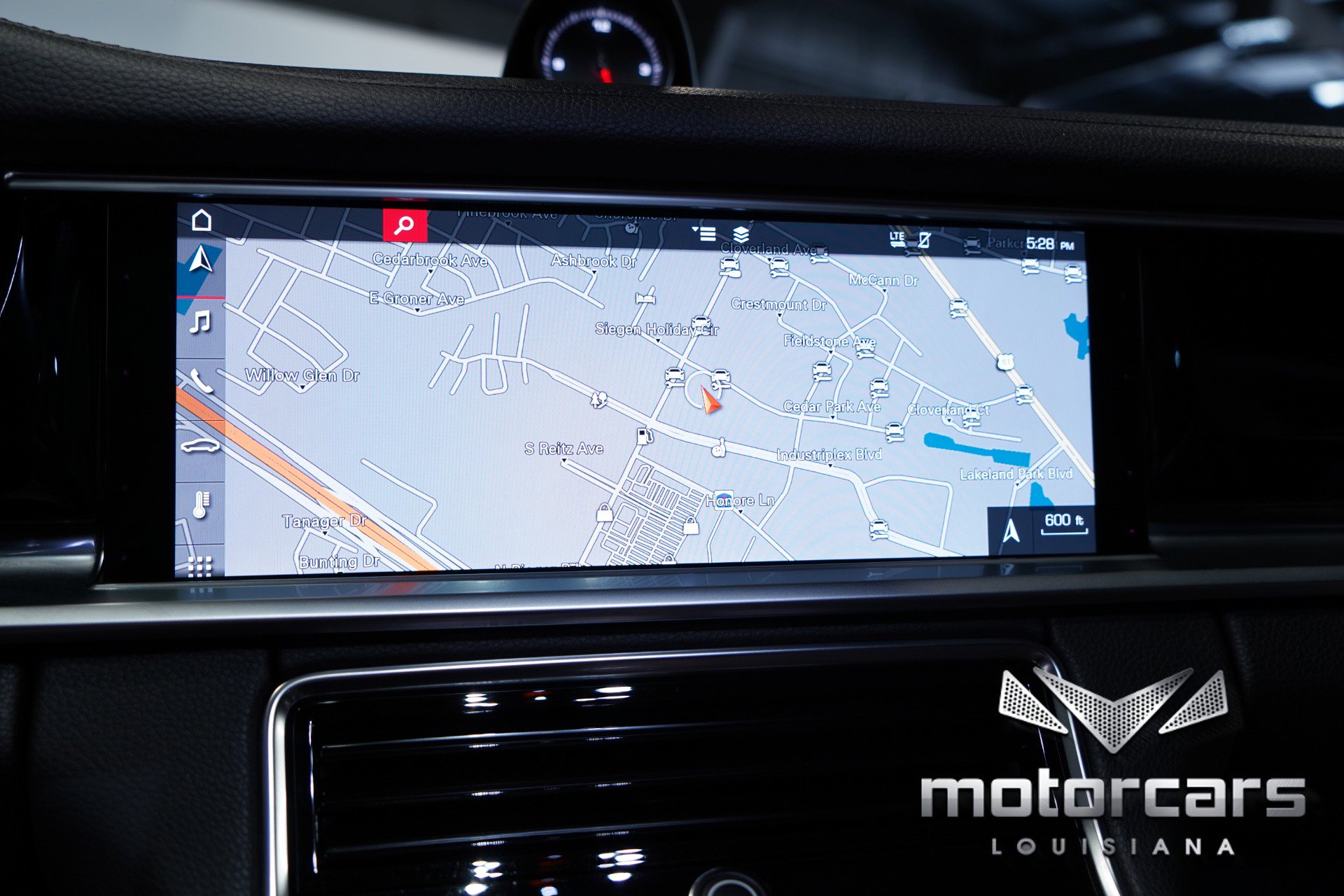 Used 2018 Porsche Panamera image 38