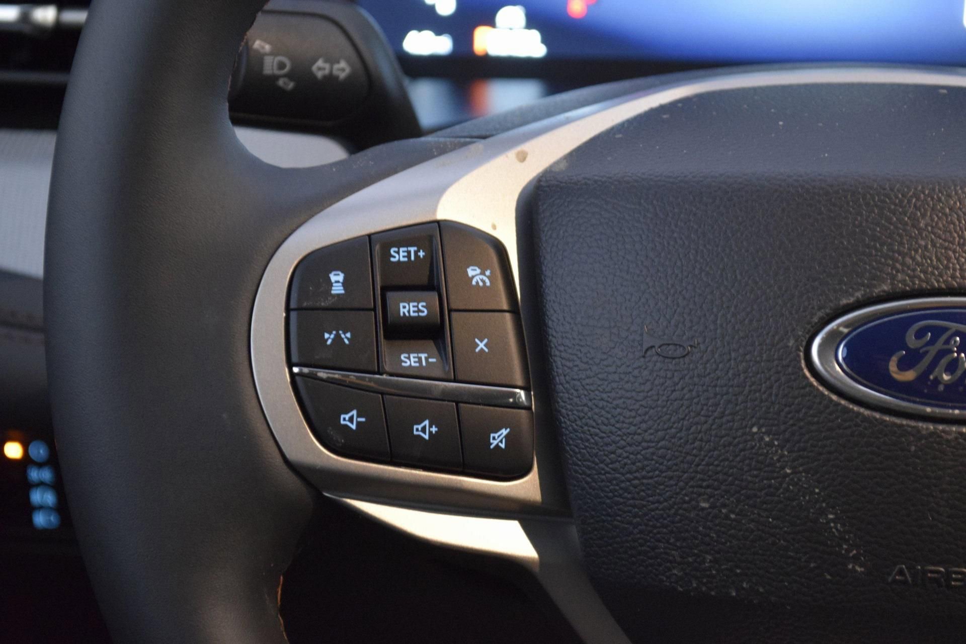 New 2026 Ford Explorer Active w/ Active Comfort Package image 9