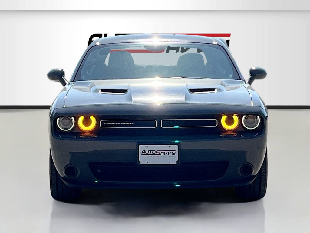 Used 2023 Dodge Challenger SXT image 2