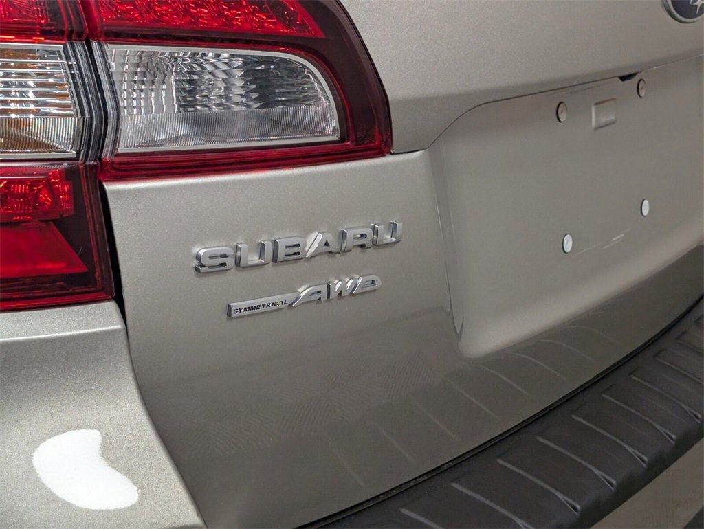 Used 2017 Subaru Outback 2.5i Limited image 10