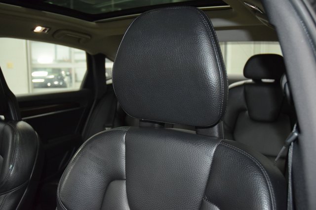 Used 2018 Volvo S90 T5 Momentum w/ Convenience Package image 37