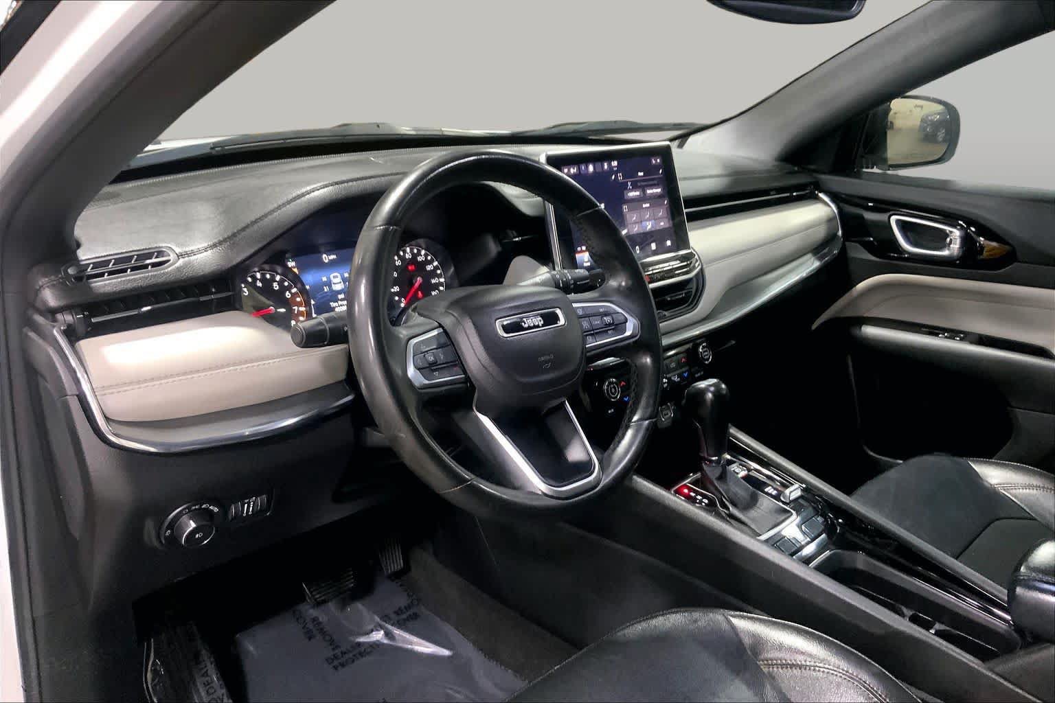 Used 2023 Jeep Compass Limited AWD/4WD image 17