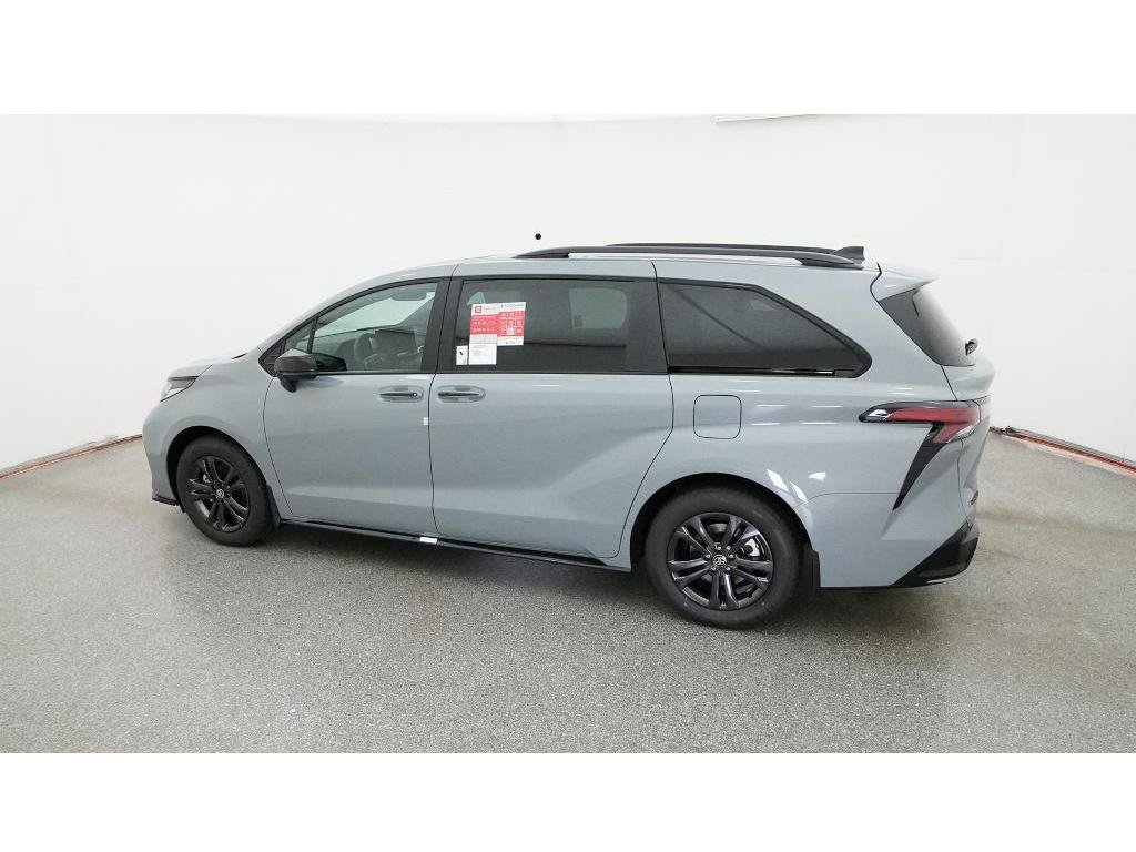 New 2026 Toyota Sienna XSE AWD/4WD image 4