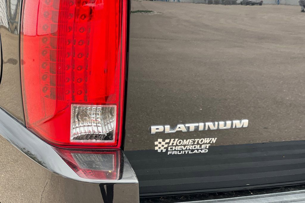 Used 2014 Cadillac Escalade Platinum image 25