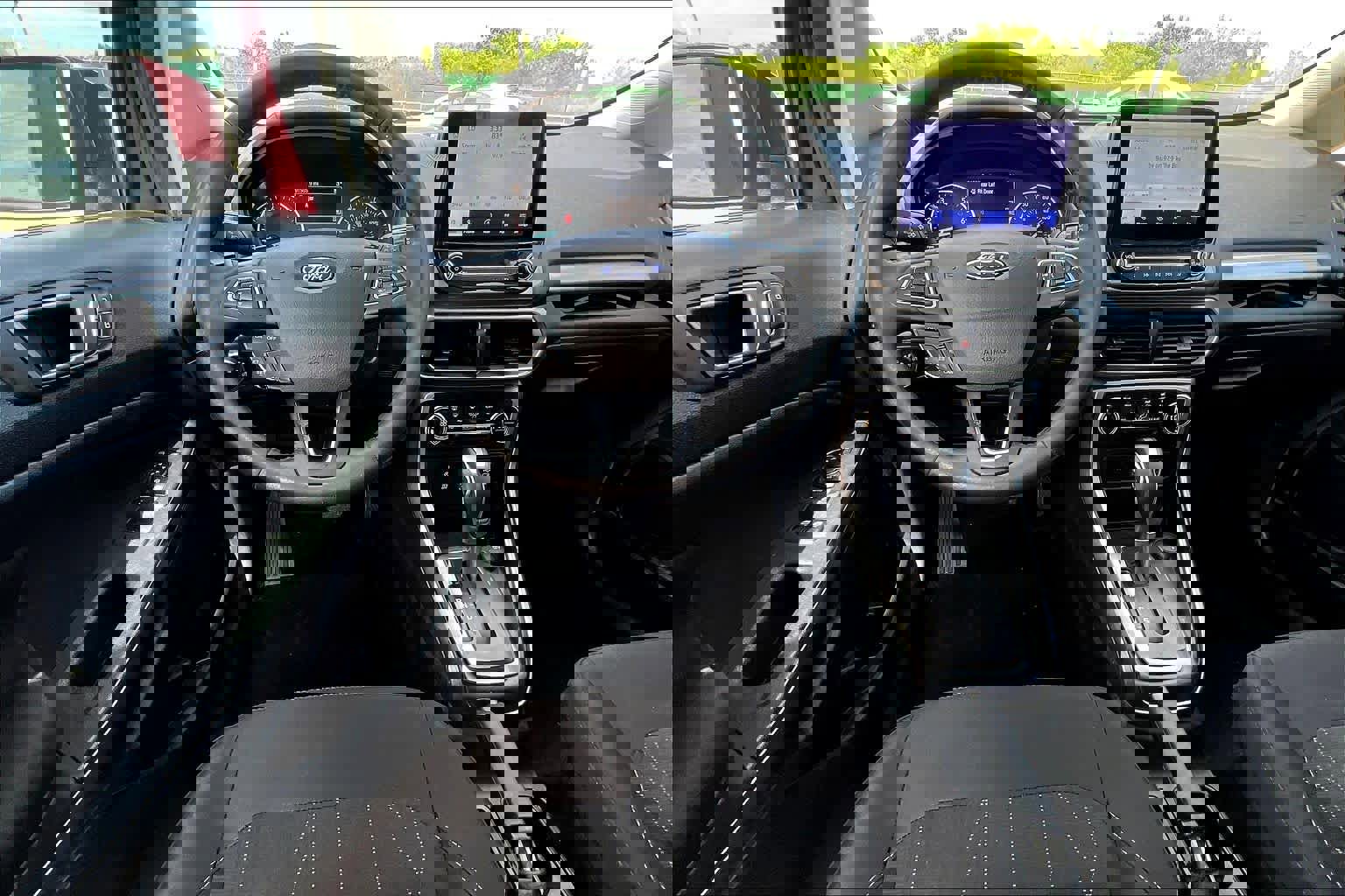 Used 2020 Ford EcoSport SE w/ SE Convenience Package image 6