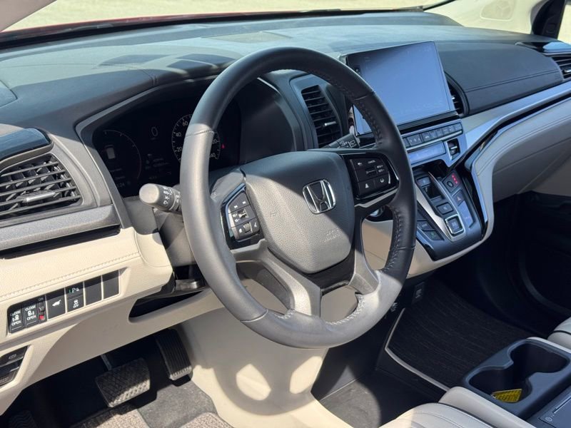 Used 2025 Honda Odyssey Touring image 12