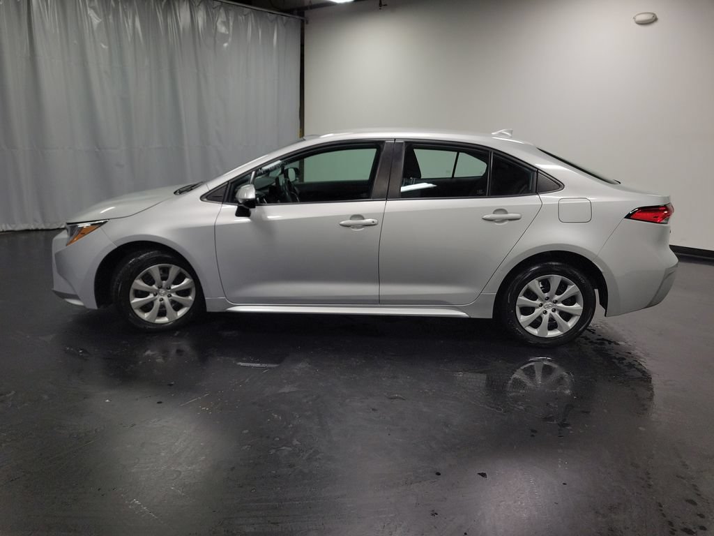 Used 2023 Toyota Corolla LE FWD image 5