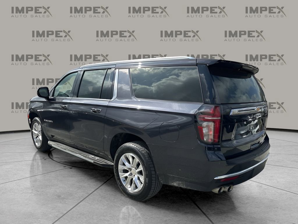 Used 2023 Chevrolet Suburban Premier image 3