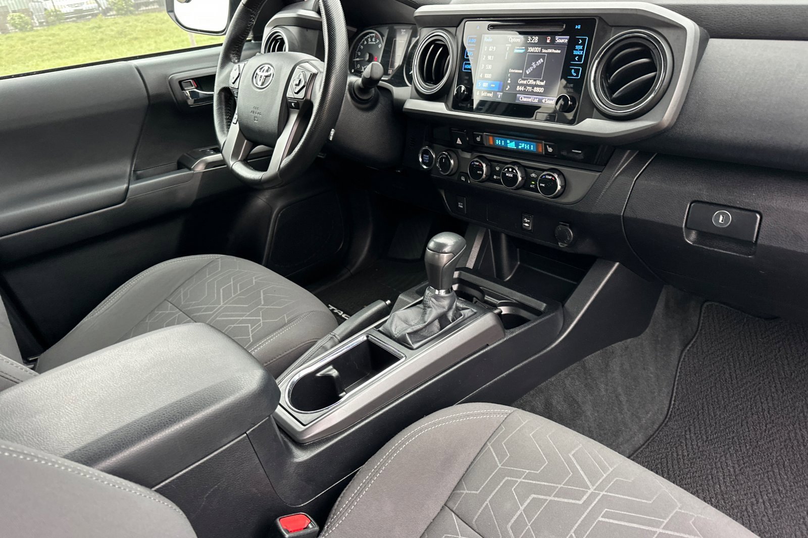 Used 2016 Toyota Tacoma TRD Sport image 15