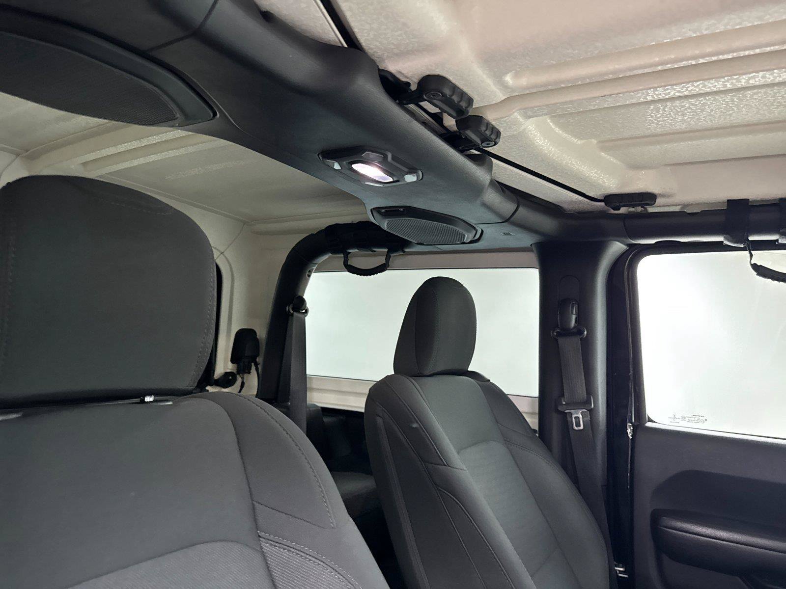 Used 2018 Jeep Wrangler Sport AWD/4WD image 16