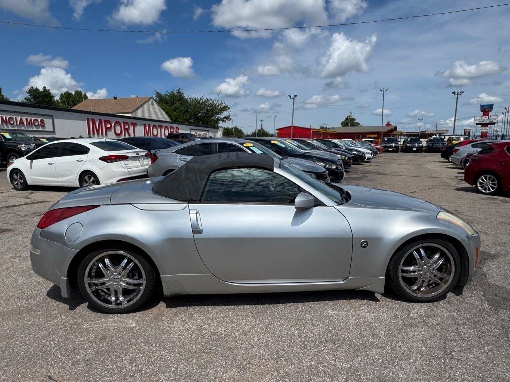 Used 2004 Nissan 350Z Touring RWD image 4