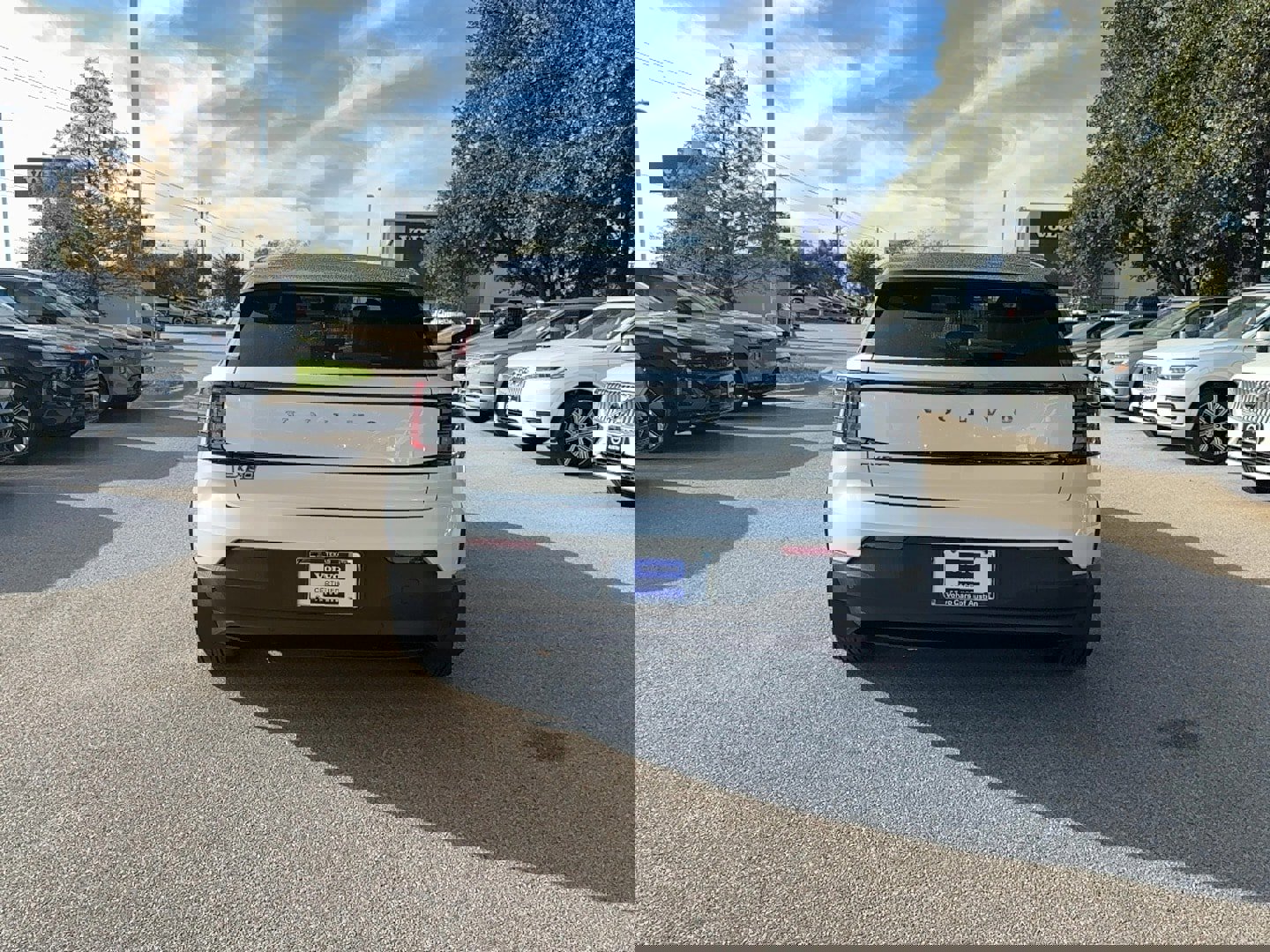 Used 2025 Volvo EX30 Ultra w/ Protection Package Premier image 6