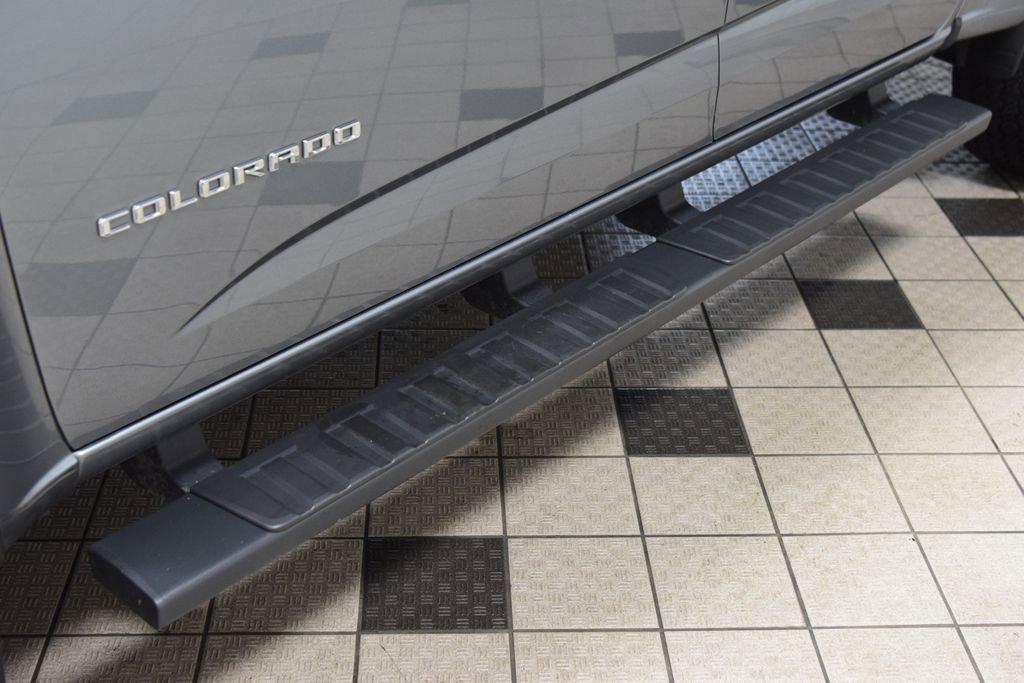 Used 2021 Chevrolet Colorado Z71 w/ Safety Package AWD/4WD image 31