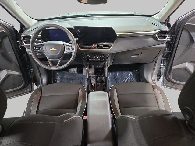 Used 2025 Chevrolet TrailBlazer LT image 9