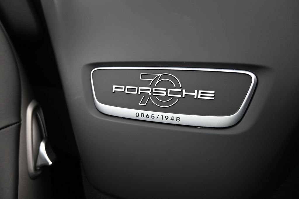 Certified 2019 Porsche 911 Speedster RWD image 25