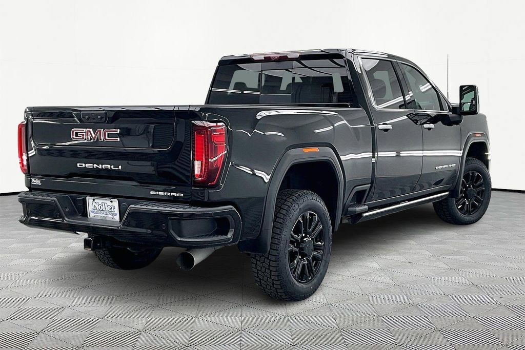 Used 2021 GMC Sierra 2500 Denali w/ Denali Black Diamond Edition image 2