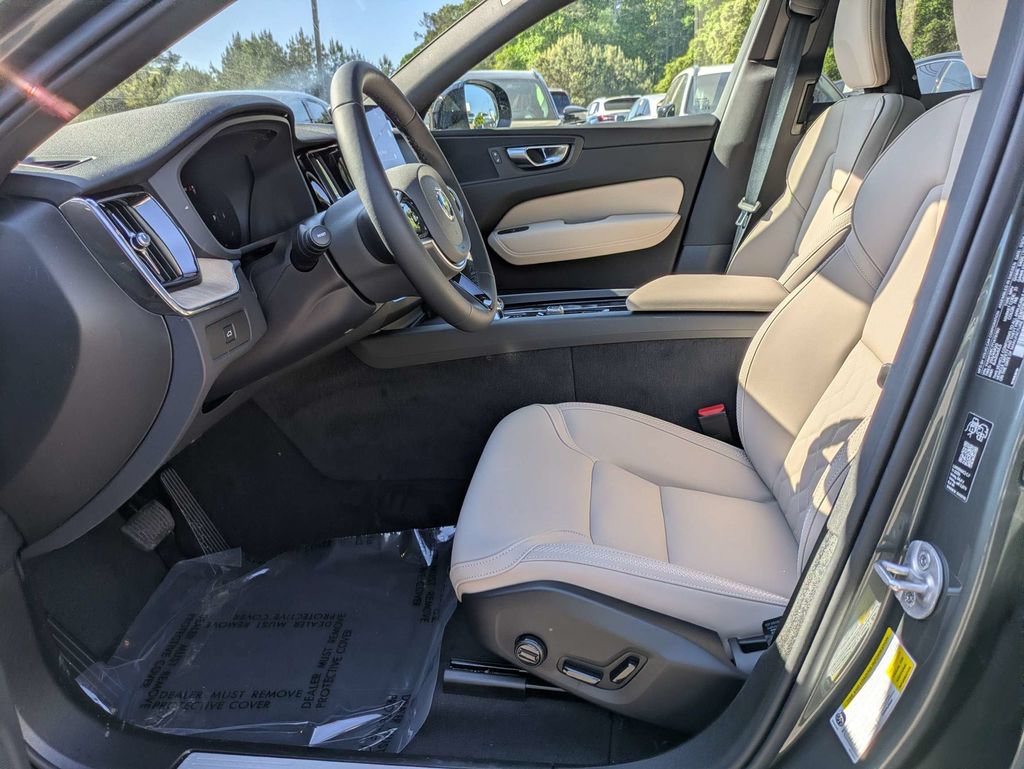 New 2026 Volvo XC60 B5 Plus w/ Protection Package Premier AWD/4WD image 22