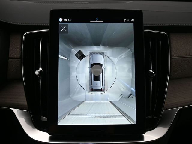 New 2026 Volvo XC90 B6 Plus w/ Protection Package Premier image 21