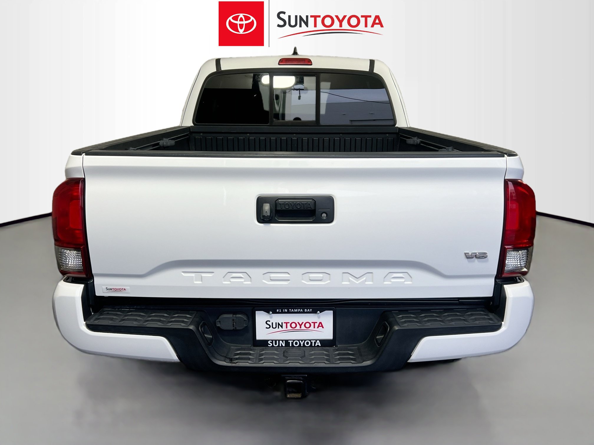 Used 2017 Toyota Tacoma TRD Sport w/ Tow Package (A/T) AWD/4WD image 5