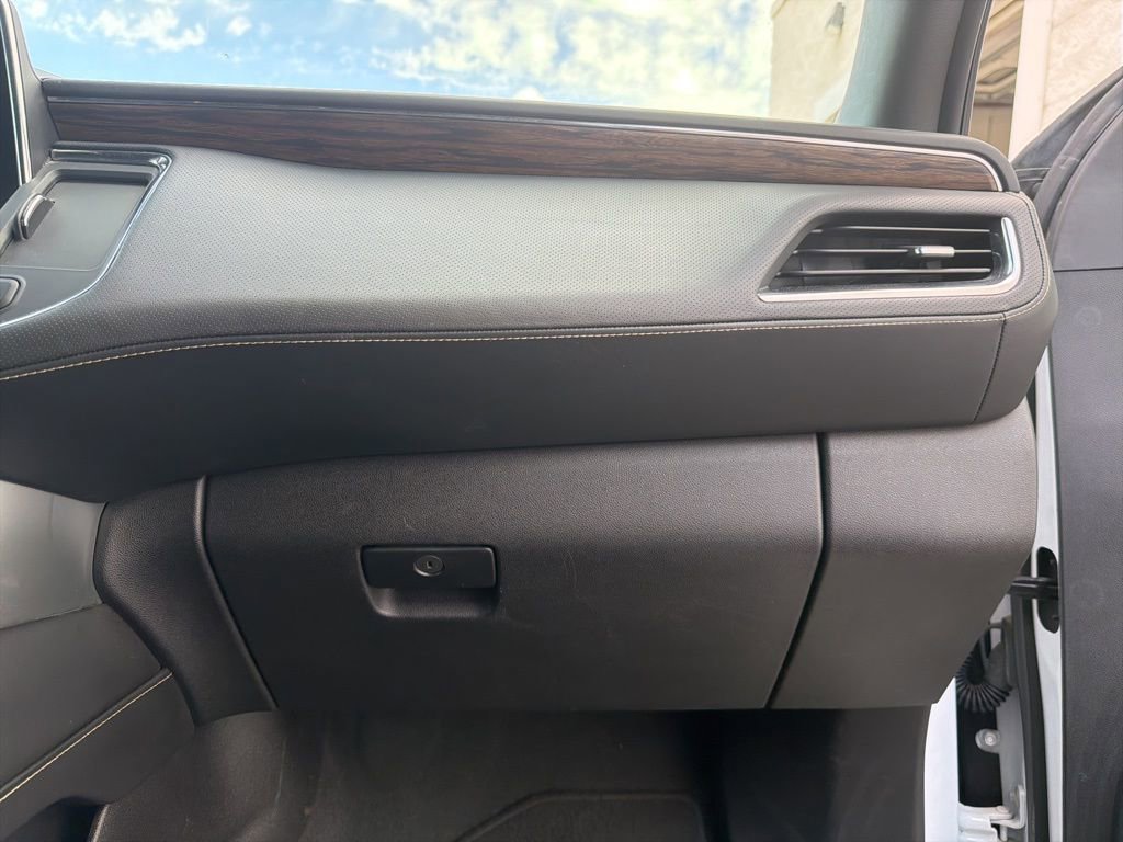 Used 2023 Chevrolet Suburban Premier AWD/4WD image 21