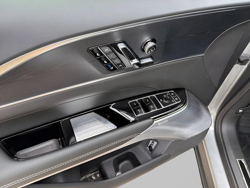 New 2026 Cadillac Lyriq Signature Sport w/ LPO, Floor Liner Package RWD image 21