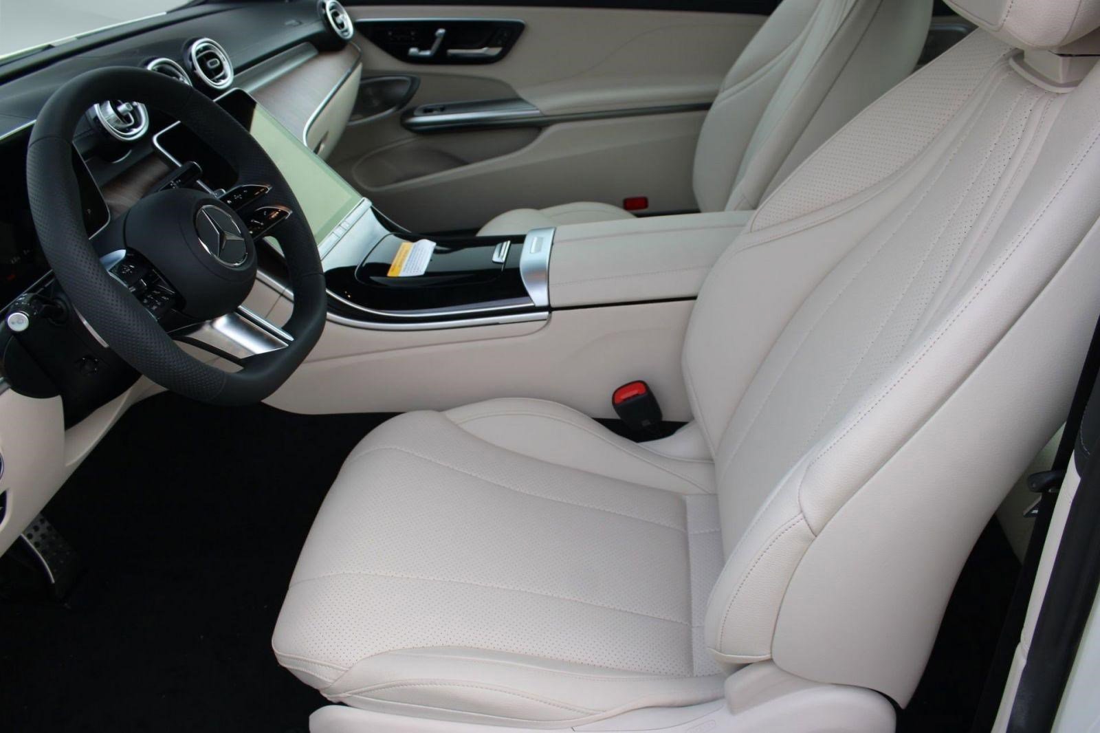 Used 2026 Mercedes-Benz CLE 300 4MATIC Coupe image 4