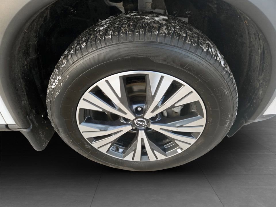 Used 2023 Nissan Rogue SV image 35