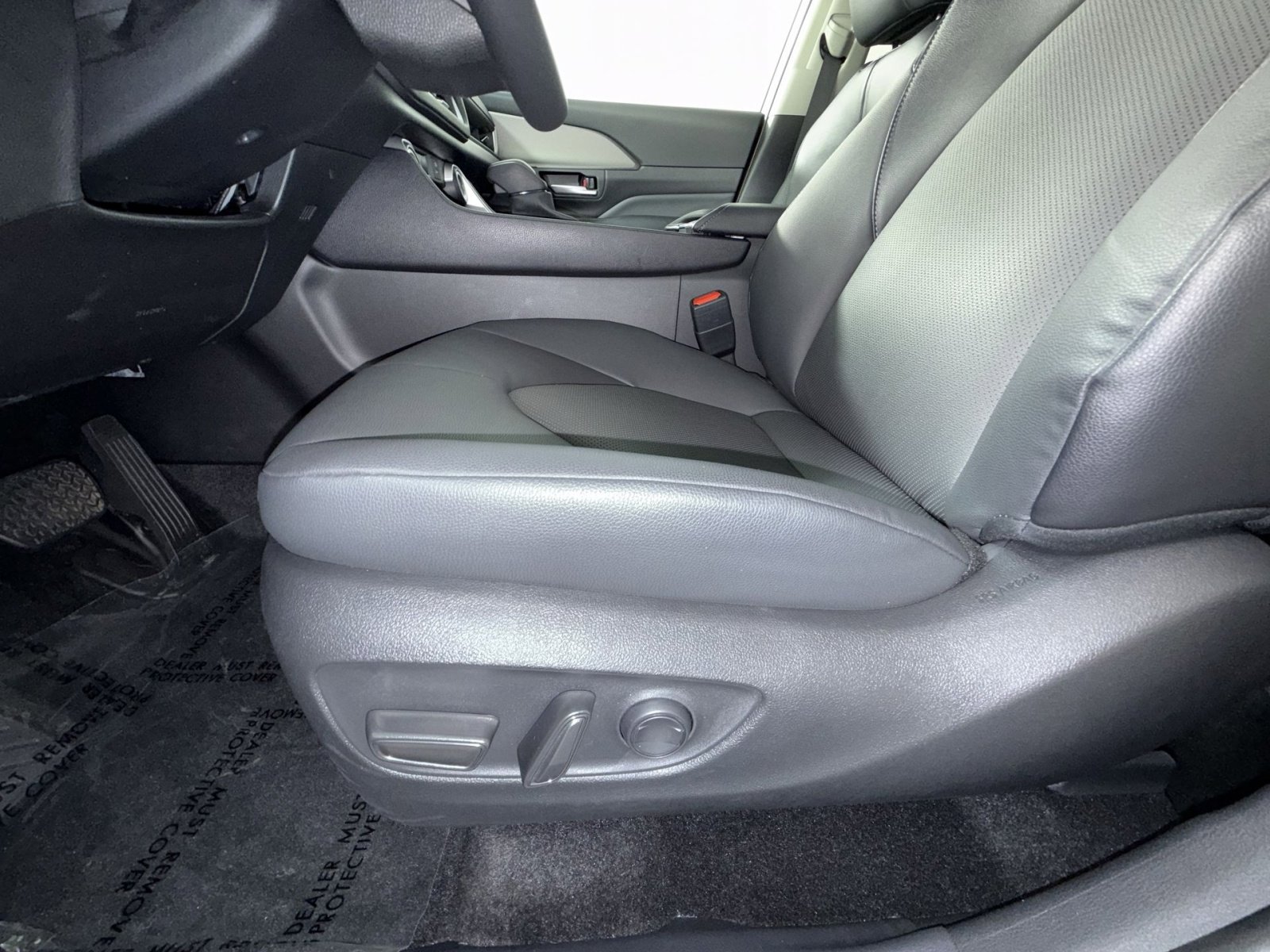 Used 2025 Toyota Grand Highlander FWD image 14
