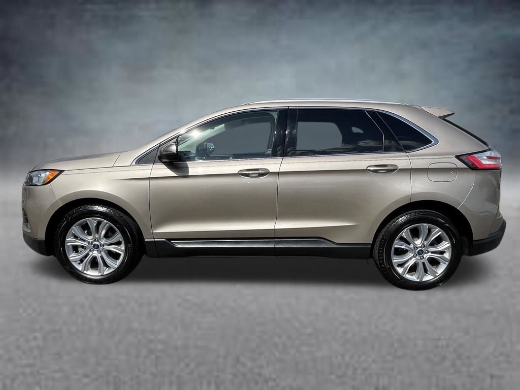 Used 2020 Ford Edge Titanium image 2