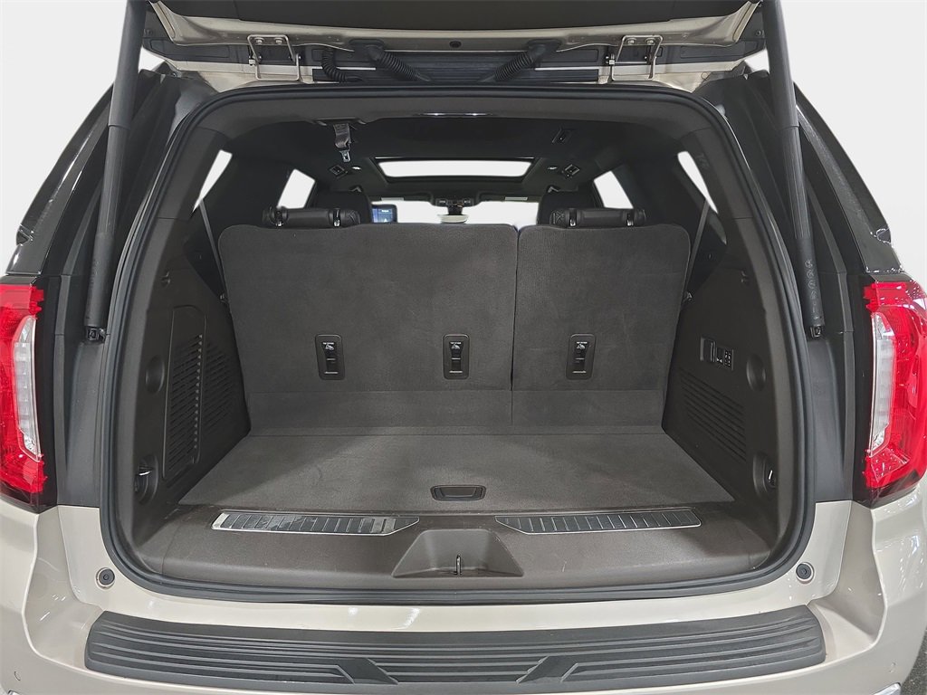 Used 2021 GMC Yukon Denali w/ Denali Premium Package image 29