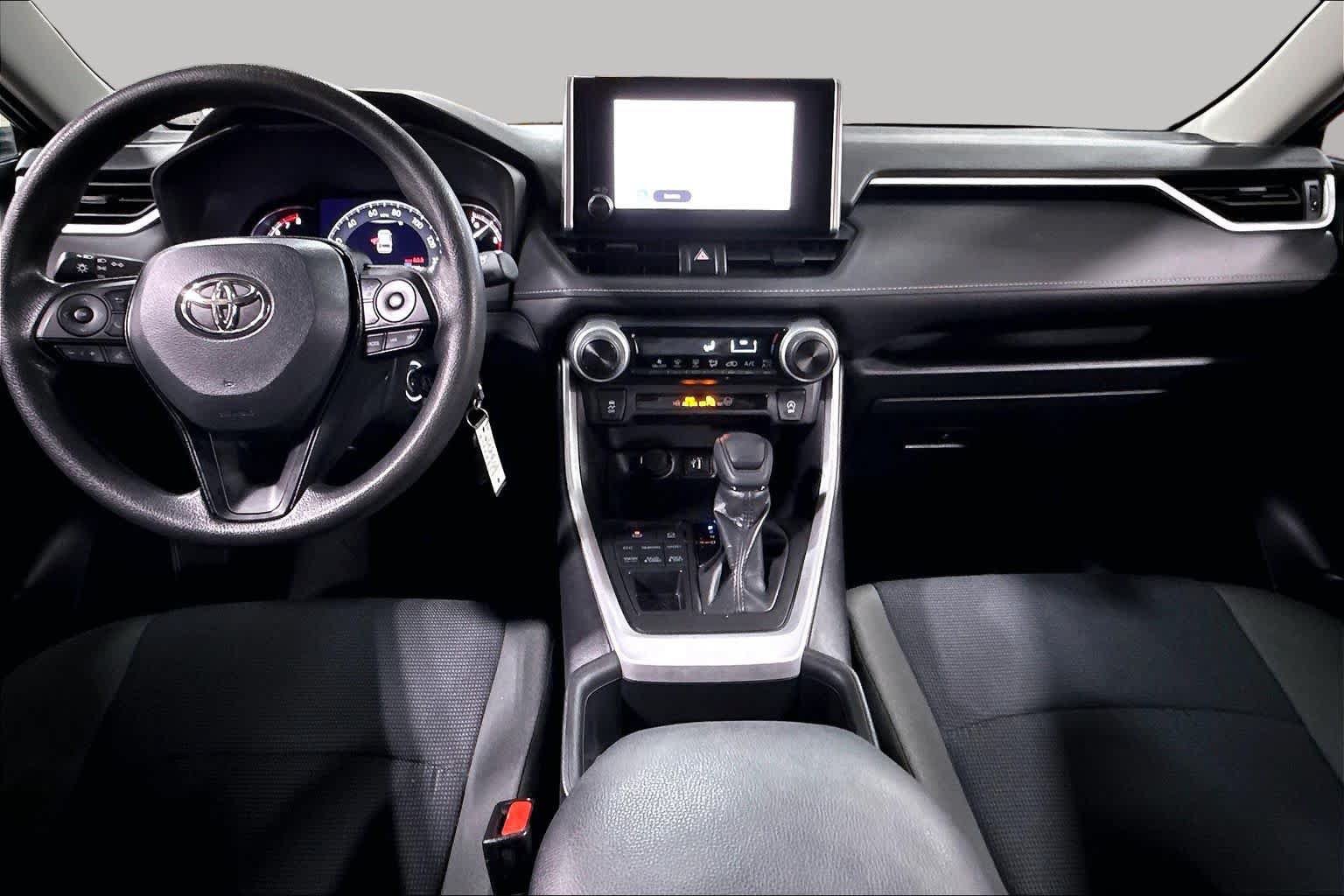 Used 2023 Toyota RAV4 LE AWD/4WD image 16