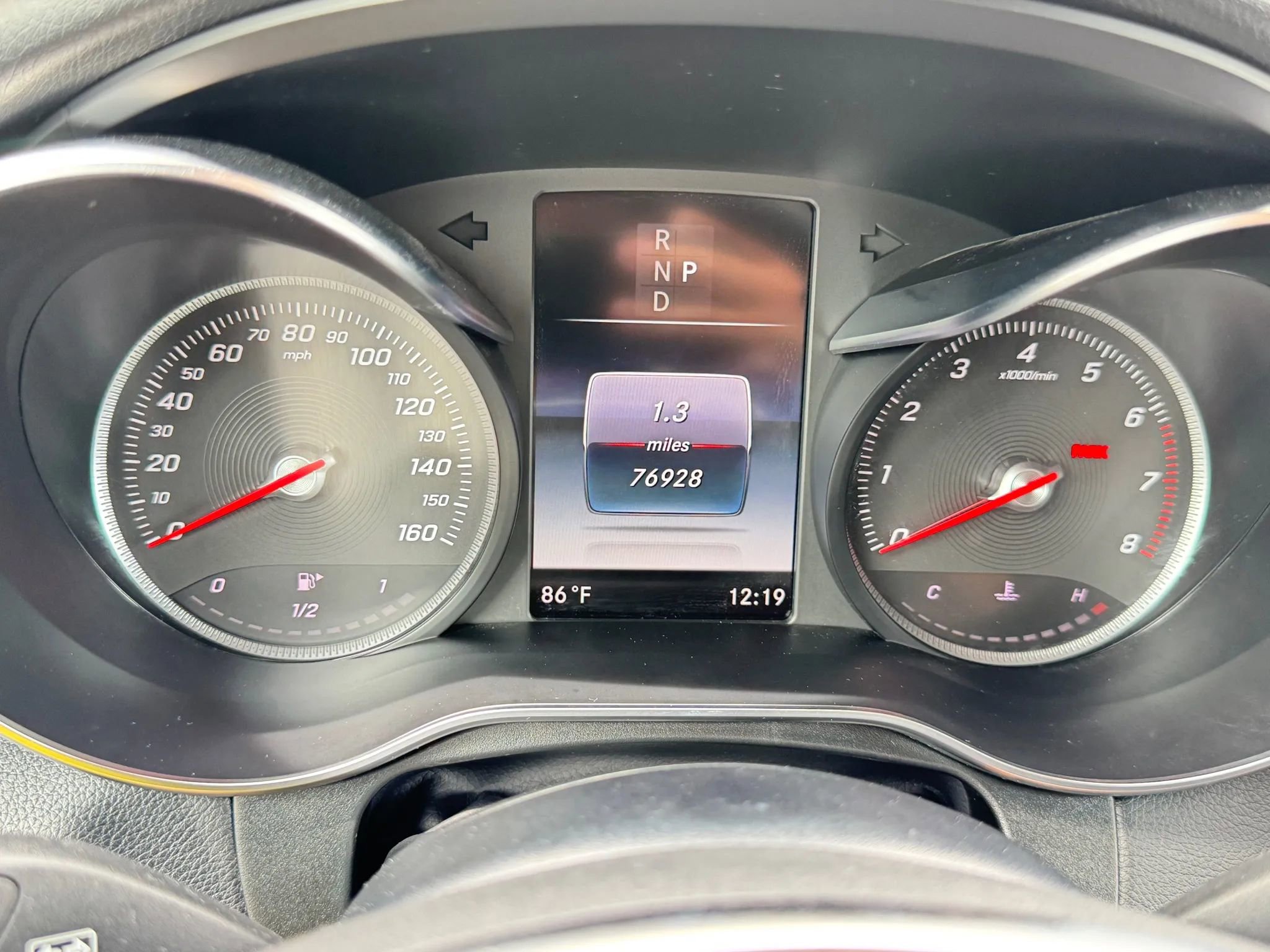 Used 2019 Mercedes-Benz GLC 300 4MATIC w/ Leather Seating Package image 18